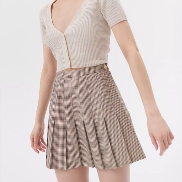NWOT “Urban Outfitters” Brown and Cream Houndstooth Pleated Mini Skirt - Picture 1 of 7